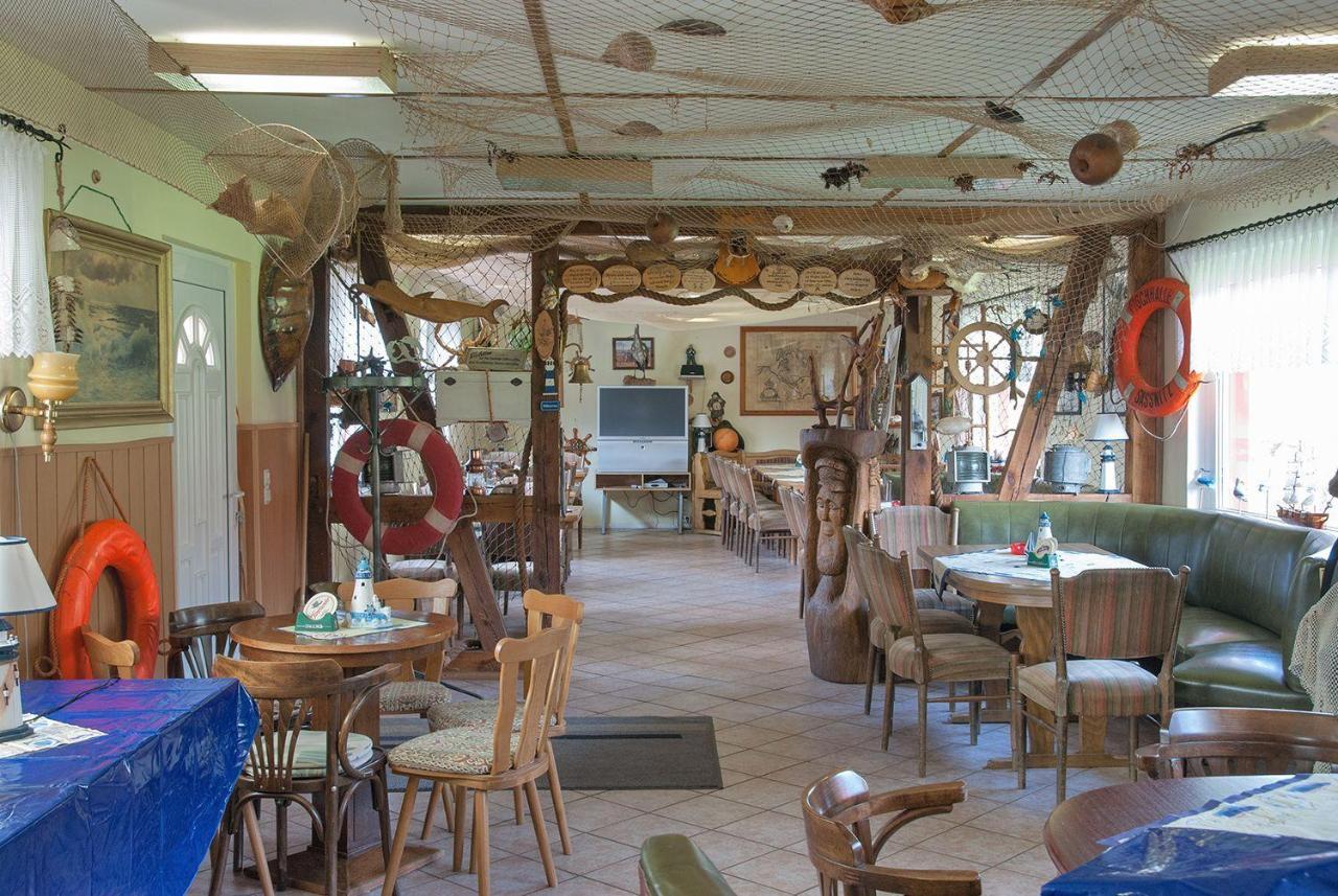 Familienzimmer Mit Gemeinschaftsbad Gross Banzelvitz Extérieur photo