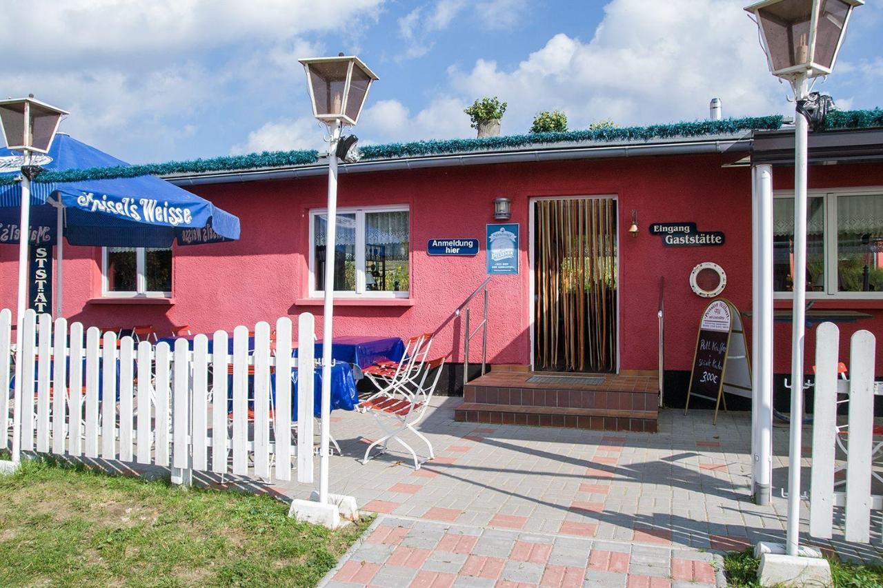 Familienzimmer Mit Gemeinschaftsbad Gross Banzelvitz Extérieur photo